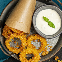 Pečené křupavé cibulové kroužky Zdroj: Toprecepty