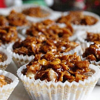 Hromádky z kukuřičných lupínků Zdroj: Toprecepty