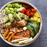Poke bowl Zdroj: Freepik