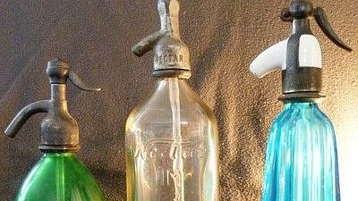 Sifonové lahve 1. republika Zdroj: Freepik