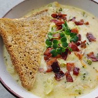 Čedarová polévka s brokolicí Zdroj: Toprecepty