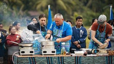 Klasické bramboráky smažené na oleji nadchly i vesničany v Laosu. Zdroj: se souhlasem TV Prima