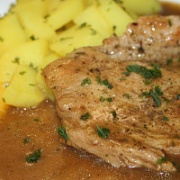 Jak udělat rychlou šťávu k masu Zdroj: Toprecepty