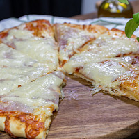 Domácí pizza Zdroj: Toprecepty