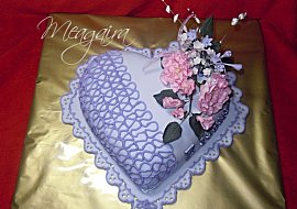 Fialové srdíčko s čajovou růží