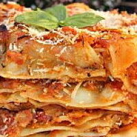 Lasagne Zdroj: Toprecepty.cz