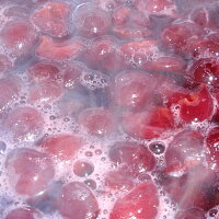Lívance s třešňovým přelivem Zdroj: Toprecepty