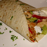 Tortilla plněná kuřecím masem