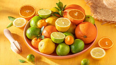 Citrusy: pomeranč, citrony, mandarinky a limetky Zdroj: Shutterstock