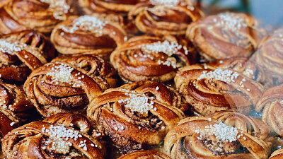Skořicové šneky kanelbullar Zdroj: Unsplash