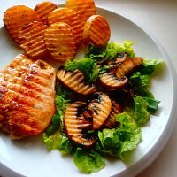 Kuřecí steak  a salát s portobellem
