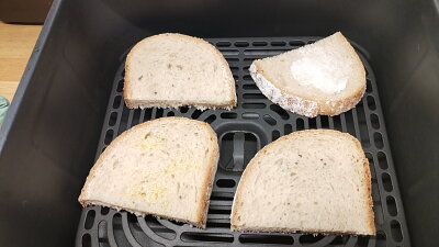 Stejný postup jsme zvolili u horkovzdušné fritézy. Zdroj: Hana Malénková, Toprecepty