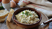Recepty na tradiční české saláty - vlašský, vajíčkový, pochoutkový, rybí