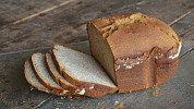 Jak na první chleba v domácí pekárně? Upéct ho zvládne téměř každý