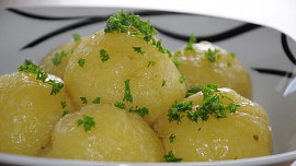 Nejrůznější typy knedlíků jsou důležitou součástí české kuchyně