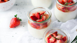 Jak vyrobit ochucený jogurt krok za krokem. 3 způsoby přidání oblíbené příchutě