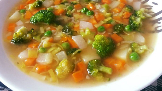 Jak uvařit jednoduchou a rychlou zeleninovou polévku. Několik rad pro začátečníky