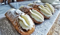 Sicilské cannoli: Italské dezerty nejsou jenom tiramisu nebo panna cotta