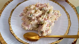 Jak připravit vlašský salát? Použijte ho na chlebíčky i k chutné svačině s pečivem Jak připravit vlašský salát? Použijte ho na chlebíčky i k chutné svačině s pečivem