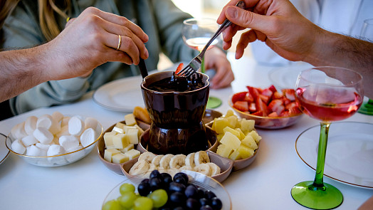 Už jste vyzkoušeli fondue? Poradíme vše, co o švýcarské klasice potřebujete vědět