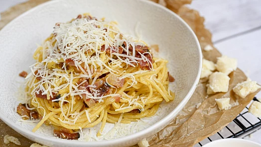 Jak udělat špagety carbonara? Populární a rychlý pokrm přímo z Itálie na váš stůl