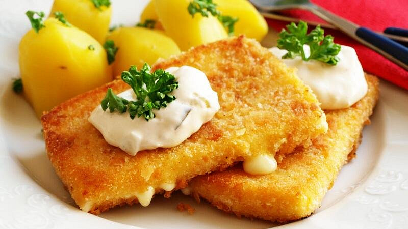 Jak udělat obalovaný sýr v horkovzdušné fritéze? Klasika ve zdravějším kabátku