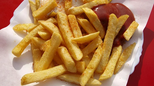 Jak udělat křupavé hranolky v horkovzdušné fritéze bez zbytečného tuku
