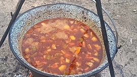 Na čem vařit v přírodě? Přinášíme nejlepší možnosti pro outdoorové vaření