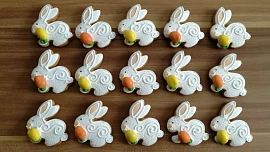 Barevné a veselé velikonoční perníčky oslavují příchod jara a nového života