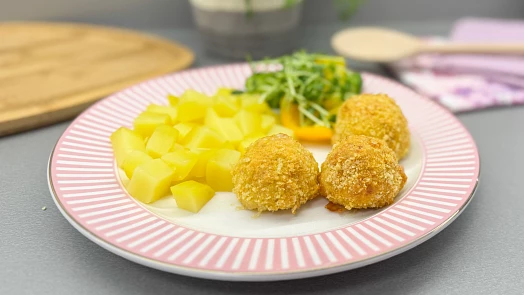 Sýrové kuličky podle videonávodu jsou v horkovzdušné fritéze hotové raz dva
