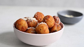 16 receptů na chutné krokety: Vyzkoušíte oblíbené kuličky ze zeleniny či sýra?