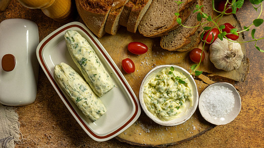 Jak udělat ochucené máslo a čím ho ochutit? Známe slané i sladké varianty