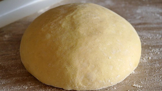 Jak vypadá nedokynuté těsto a co způsobuje? Přečtěte si, na co si dát pozor