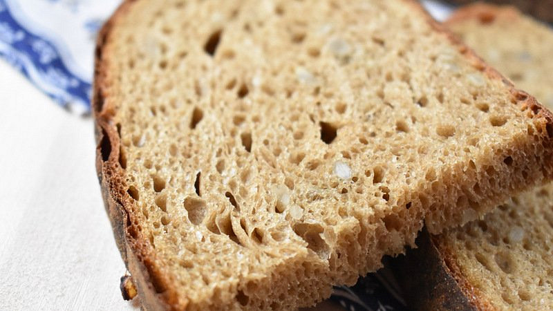 Jak vypadá nedokynuté kvasové těsto? Poradíme, proč je správné nakynutí důležité