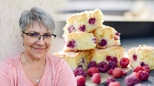 Bublanina s ovocem je jednoduchý moučník, na přípravu vhodný i pro začátečníky