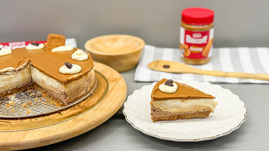 Kalorická bomba, které nejde odolat. Připravte nepečený Lotus dort podle videonávodu