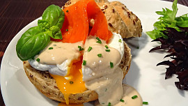 Jak na pošírované vejce v mikrovlnce? Jedná se o překvapivě snadný a rychlý způsob