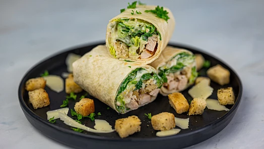 Jak udělat Caesar wrap? Připravte si zdravou a chutnou svačinu během pár minut