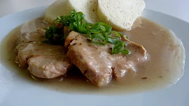 Co uvařit z vepřové pečeně? Nápady na chutná a šťavnatá jídla pro každý den