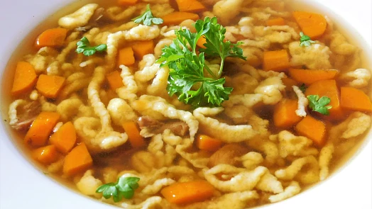 Jak udělat jednoduché kapání do polévky? Stačí vám jen tři ingredience
