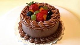 Dortový krém pouze ze dvou surovin: Čokoládová ganache je pro zdobení jako stvořená