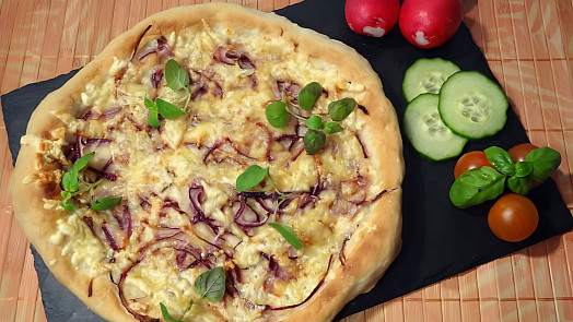 Jak udělat smetanový základ na pizzu? Vyzkoušejte alternativu k rajčatové omáčce