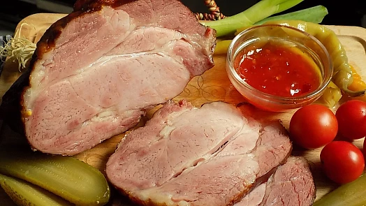 Jak připravit uzenou krkovičku? Poradíme chutné možnosti, jak maso zpracovat