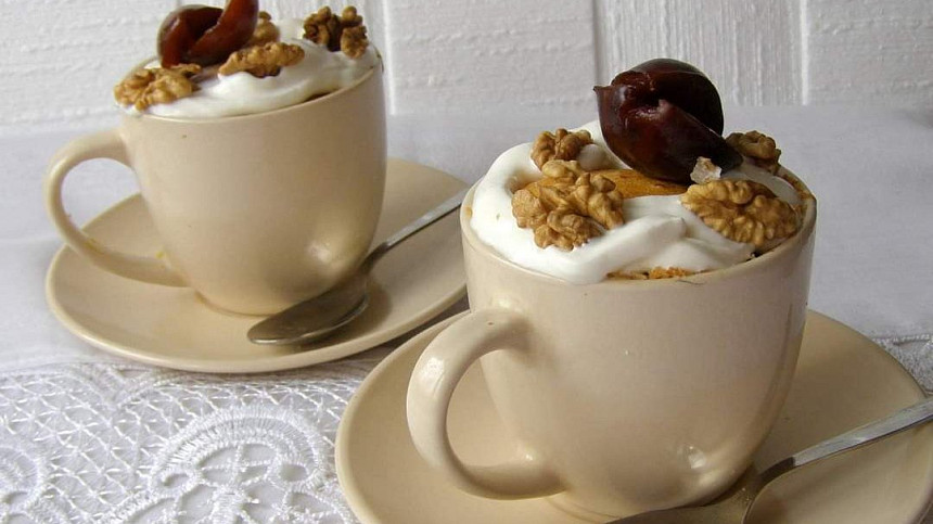 Mug cake bublanina: Upečte si oblíbený letní moučník v hrnečku v mikrovlnce