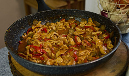 Jak zahustit katův šleh? Nabízíme několik způsobů, které omáčku dobře zahustí