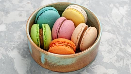 Jak se dělají makronky v troubě? Pečení křehkých pusinek je cukrářská alchymie