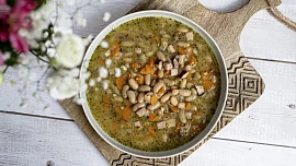 Chyby při vaření fazolové polévky: Nepřehlédněte kamínek a solte až na závěr