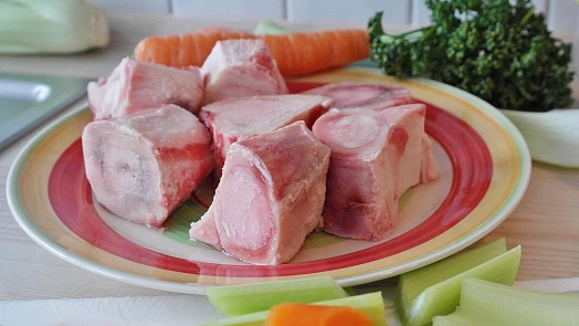 Co je vývar z morkových kostí? Začátečníkům poradíme s postupem krok za krokem