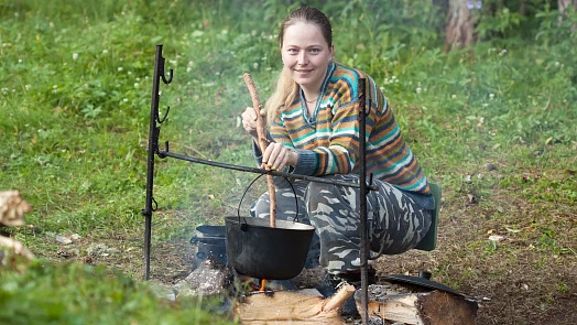 Vaření pod širým nebem aneb jak vařit v kotlíku? Poradíme s výběrem kotlíku i jídla