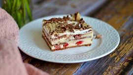 Jak připravit bebe řezy s jahodami? Tuto dobrotu s pudinkovým krémem si zamilujete